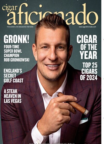 Titelbild der Ausgabe 1/2025 von Cigar Aficionado. Diese Zeitschrift und viele weitere Wirtschaftsmagazine und Politikmagazine als Abo oder epaper bei United Kiosk online kaufen.