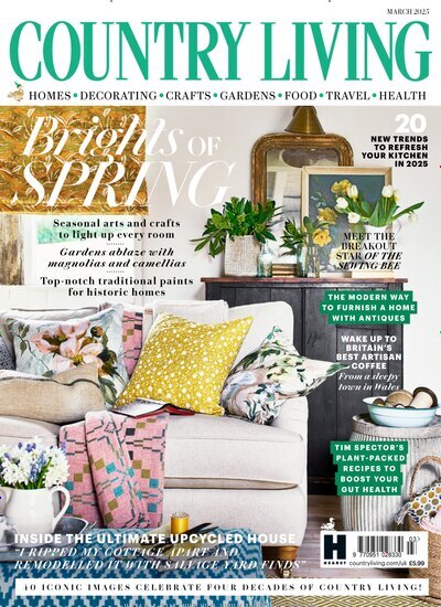 Titelbild der Ausgabe 3/2025 von Country Living UK. Diese Zeitschrift und viele weitere Gartenzeitschriften und Wohnzeitschriften als Abo oder epaper bei United Kiosk online kaufen.