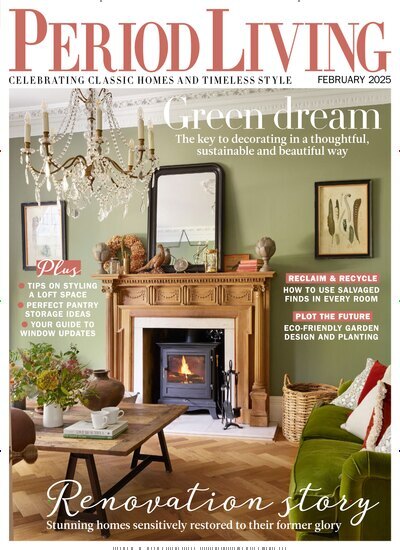 Titelbild der Ausgabe 2/2025 von Period Living. Diese Zeitschrift und viele weitere Gartenzeitschriften und Wohnzeitschriften als Abo oder epaper bei United Kiosk online kaufen.