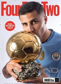 Titelbild der Ausgabe 1/2025 von Four Four Two. Diese Zeitschrift und viele weitere Sportmagazine als Abo oder epaper bei United Kiosk online kaufen.