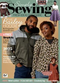 Titelbild der Ausgabe 1/2025 von Simply Sewing. Diese Zeitschrift und viele weitere Modemagazine und DIY-Magazine als Abo oder epaper bei United Kiosk online kaufen.